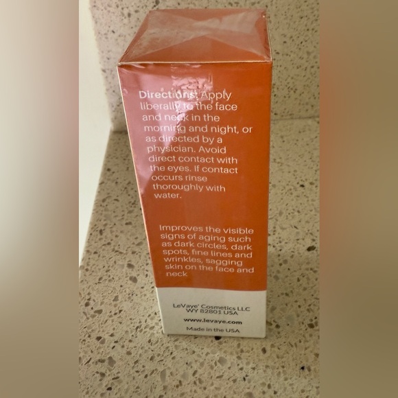 LeVaye Vitamin C Serum Anti-Aging Face Serum 15% Vitamin C - Picture 6 of 7
